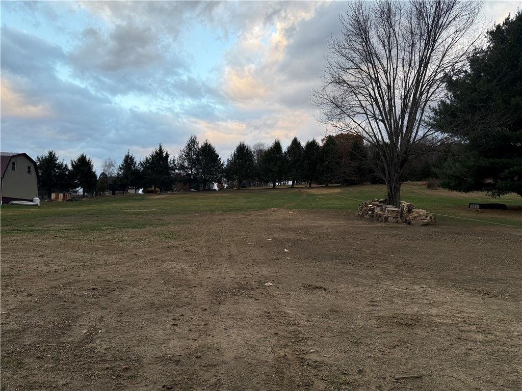 813 Edmon Rd, Kiskiminetas Twp, PA 15613