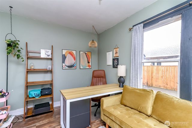 516 6th Street NW, Puyallup, WA 98371