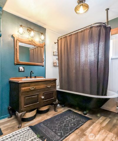 516 6th Street NW, Puyallup, WA 98371