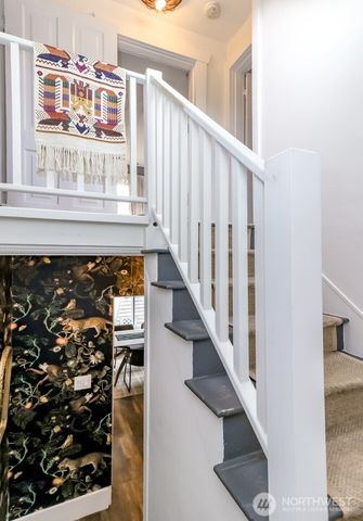 516 6th Street NW, Puyallup, WA 98371