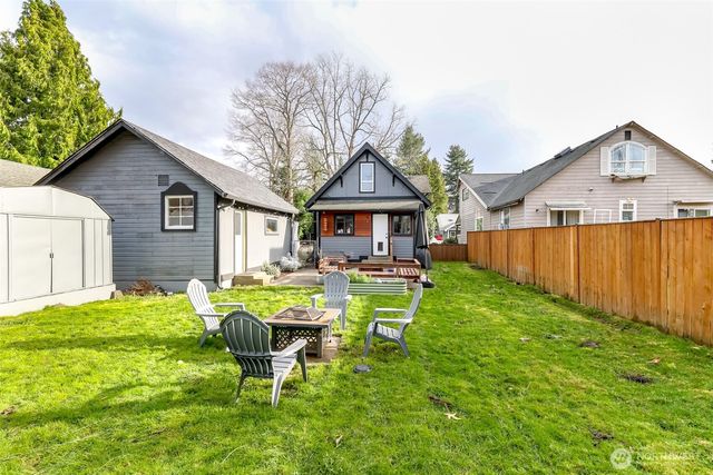 516 6th Street NW, Puyallup, WA 98371