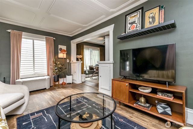 516 6th Street NW, Puyallup, WA 98371