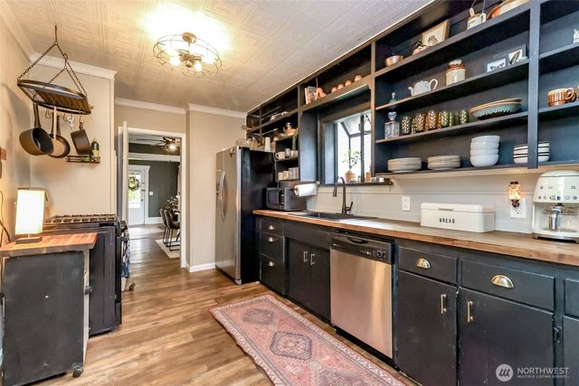 516 6th Street NW, Puyallup, WA 98371