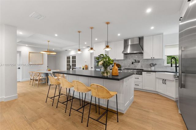 800 NE 72nd St, Miami, FL 33138