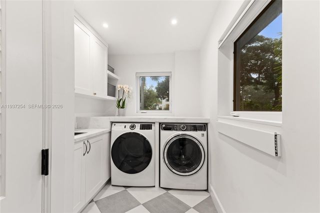 800 NE 72nd St, Miami, FL 33138