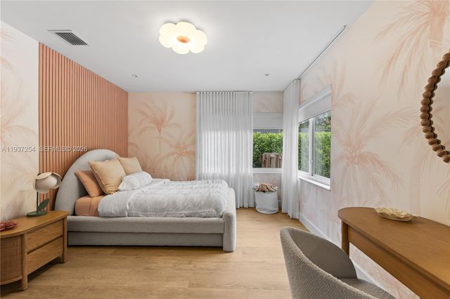 800 NE 72nd St, Miami, FL 33138