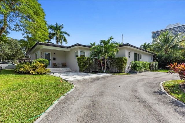 800 NE 72nd St, Miami, FL 33138