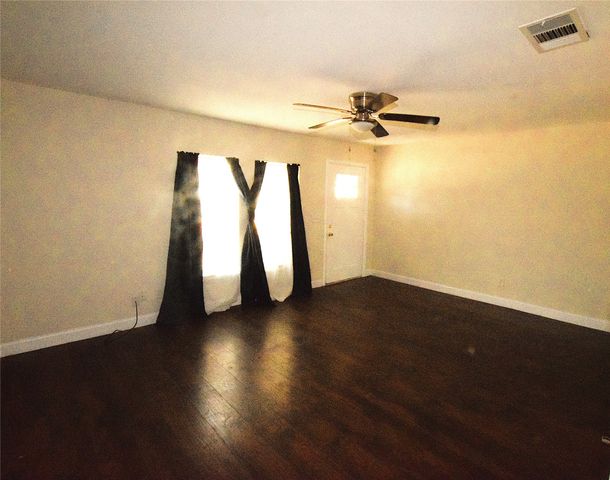 120 Marina View Court, Weatherford, TX 76087