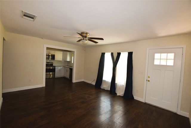 120 Marina View Court, Weatherford, TX 76087