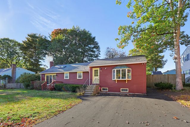 31 Kalmia Rd, Holbrook, MA 02343