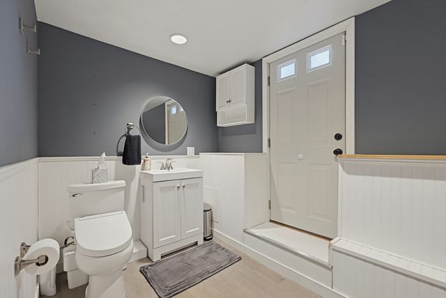 31 Kalmia Rd, Holbrook, MA 02343
