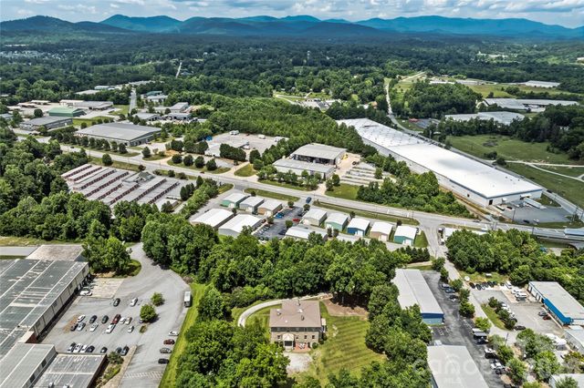 31 Meadows Blake House Lane, Fletcher, NC 28732