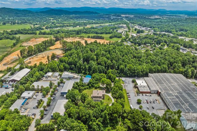31 Meadows Blake House Lane, Fletcher, NC 28732