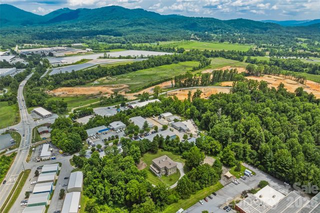 31 Meadows Blake House Lane, Fletcher, NC 28732