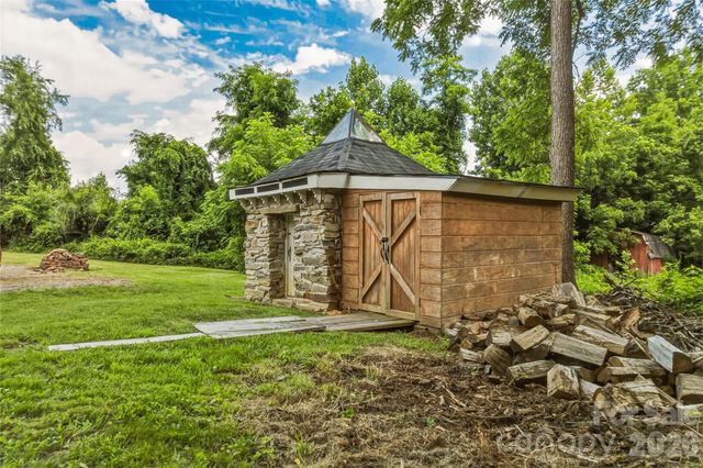 31 Meadows Blake House Lane, Fletcher, NC 28732