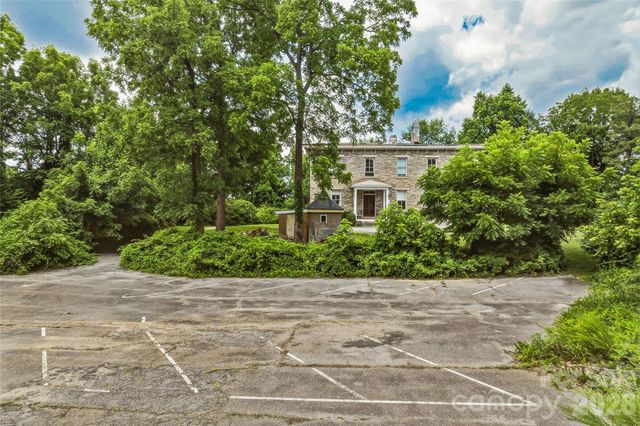 31 Meadows Blake House Lane, Fletcher, NC 28732