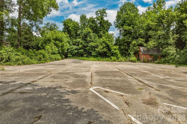 31 Meadows Blake House Lane, Fletcher, NC 28732