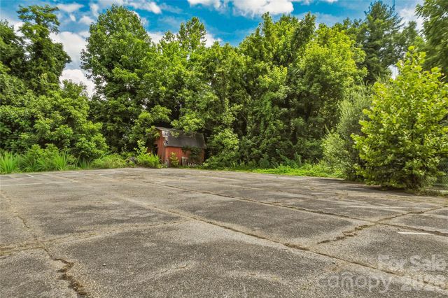 31 Meadows Blake House Lane, Fletcher, NC 28732
