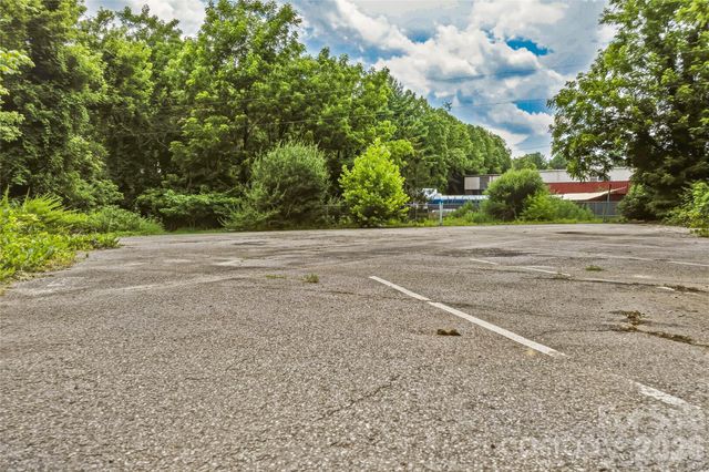 31 Meadows Blake House Lane, Fletcher, NC 28732
