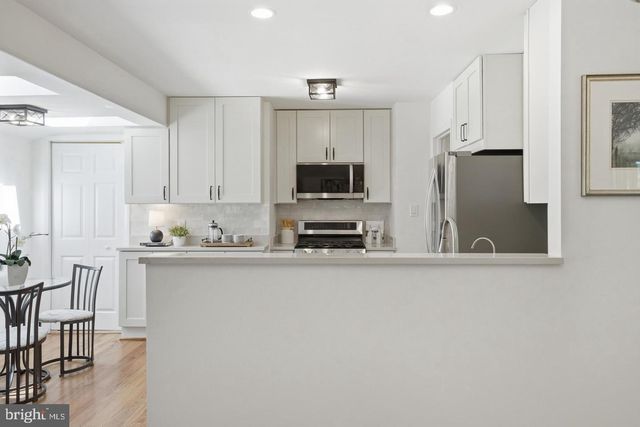8410 BOUND BROOK LN, Alexandria, VA 22309