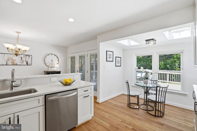 8410 BOUND BROOK LN, Alexandria, VA 22309