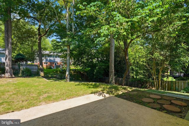 8410 BOUND BROOK LN, Alexandria, VA 22309