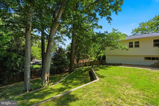8410 BOUND BROOK LN, Alexandria, VA 22309