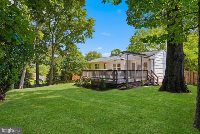 8410 BOUND BROOK LN, Alexandria, VA 22309