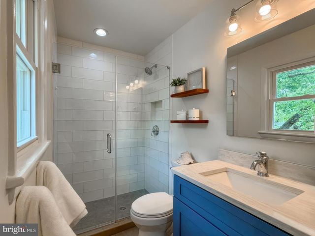 8410 BOUND BROOK LN, Alexandria, VA 22309