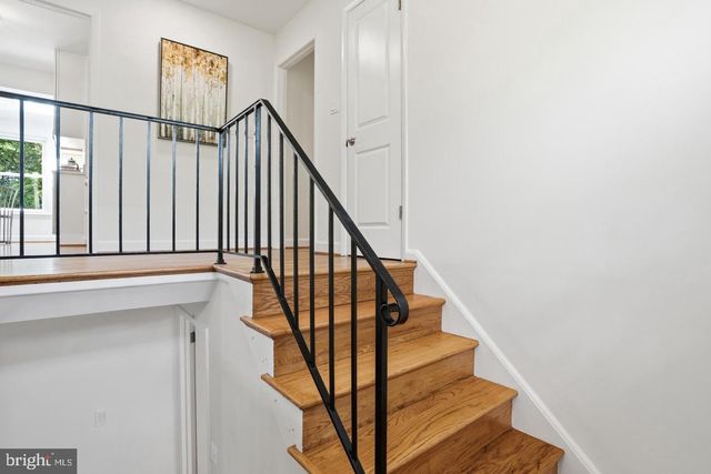 8410 BOUND BROOK LN, Alexandria, VA 22309