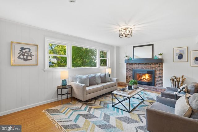8410 BOUND BROOK LN, Alexandria, VA 22309