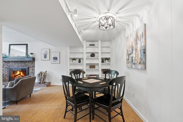 8410 BOUND BROOK LN, Alexandria, VA 22309