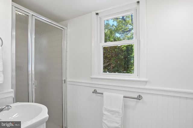 8410 BOUND BROOK LN, Alexandria, VA 22309