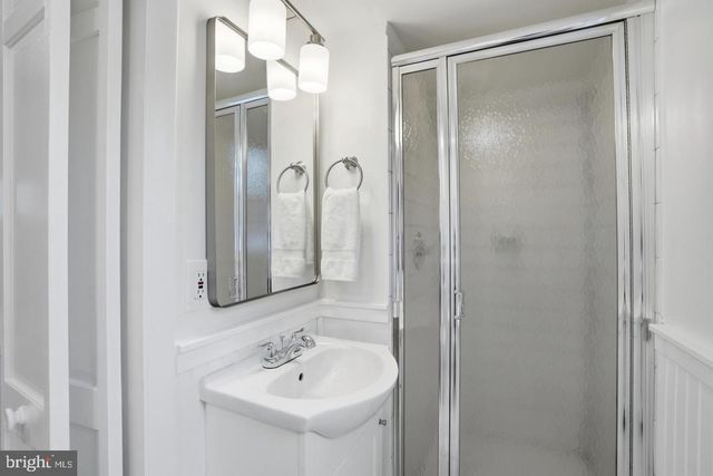 8410 BOUND BROOK LN, Alexandria, VA 22309
