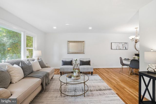 8410 BOUND BROOK LN, Alexandria, VA 22309