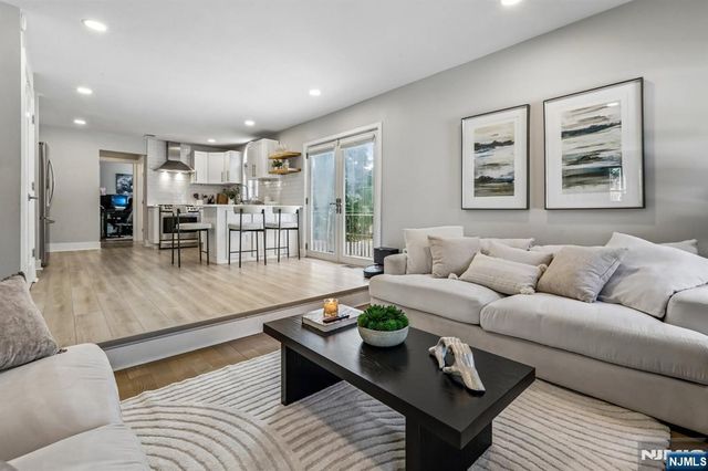 745 Gettysburg Place, Paramus, NJ 07652