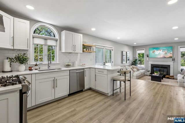 745 Gettysburg Place, Paramus, NJ 07652