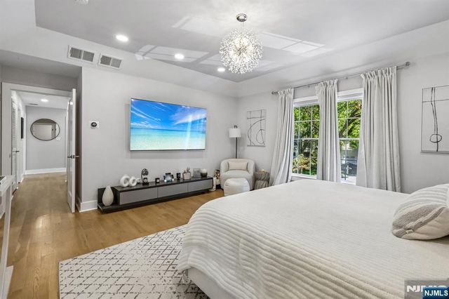 745 Gettysburg Place, Paramus, NJ 07652