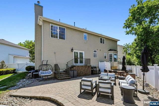 745 Gettysburg Place, Paramus, NJ 07652