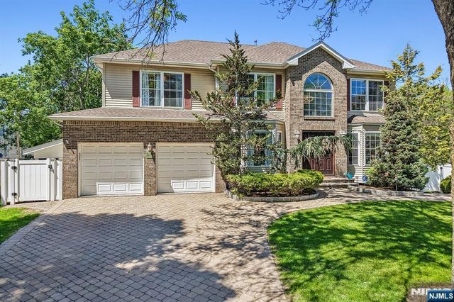 745 Gettysburg Place, Paramus, NJ 07652