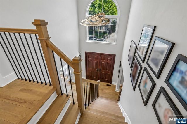 745 Gettysburg Place, Paramus, NJ 07652