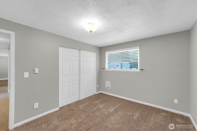 18707 59th Street E, Bonney Lake, WA 98391
