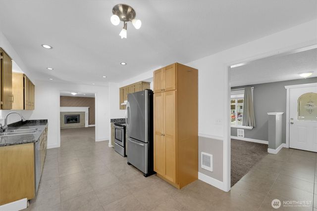 18707 59th Street E, Bonney Lake, WA 98391