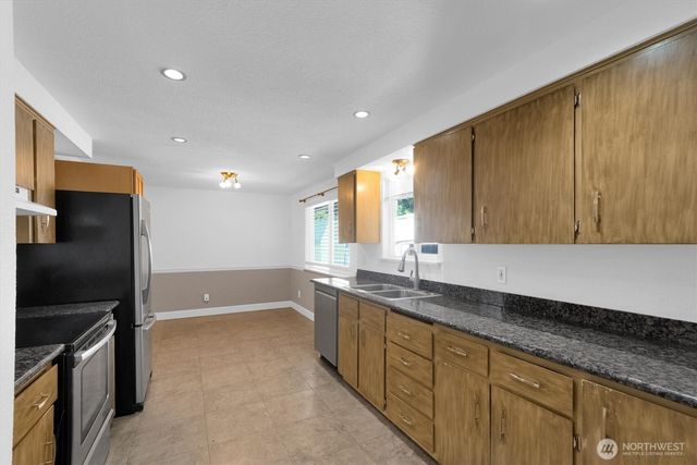 18707 59th Street E, Bonney Lake, WA 98391