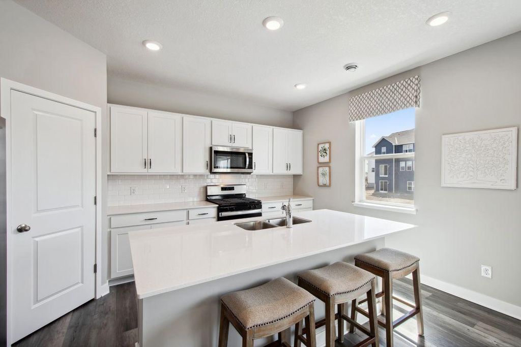 1860 Rainier Drive, Shakopee, MN 55379 — photo 3