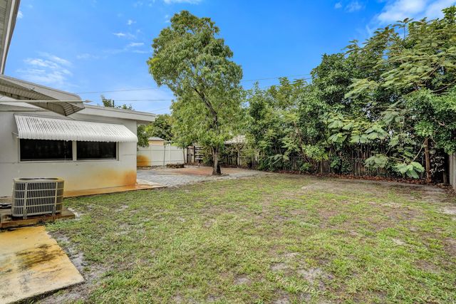 229 NE 26th Court, Pompano Beach, FL 33064