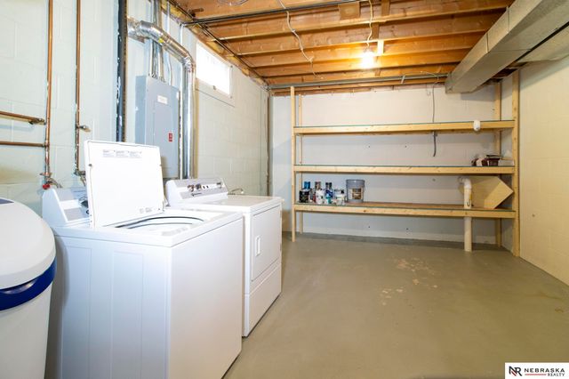 306 S Polk Street, Papillion, NE 68046