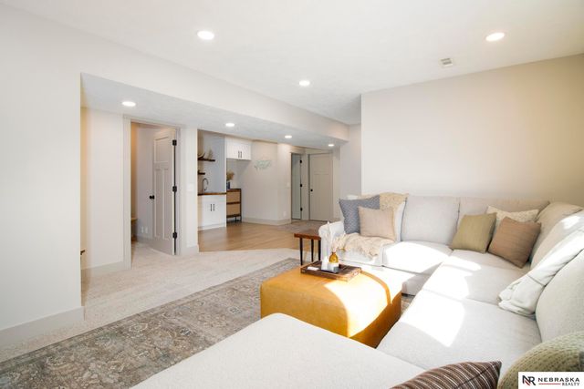 306 S Polk Street, Papillion, NE 68046