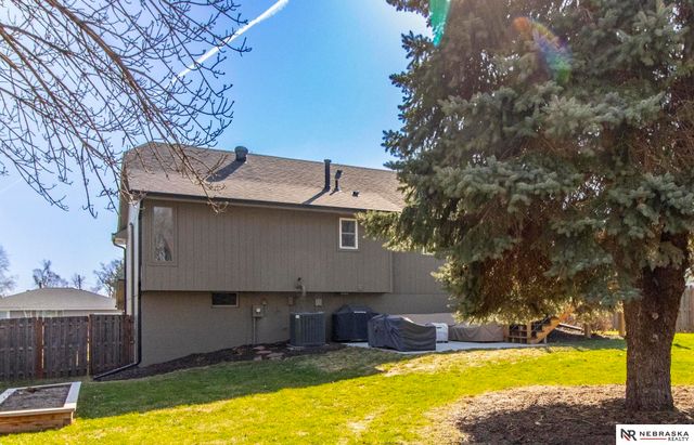 306 S Polk Street, Papillion, NE 68046