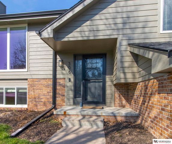 306 S Polk Street, Papillion, NE 68046